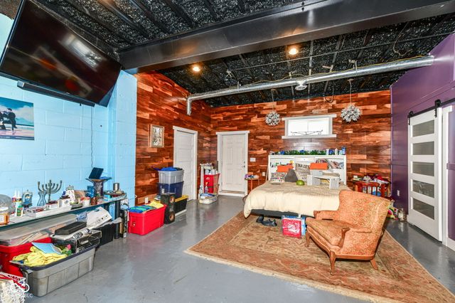 2421 Central Avenue, Indianapolis, IN 46205