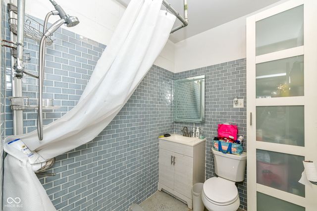 2421 Central Avenue, Indianapolis, IN 46205