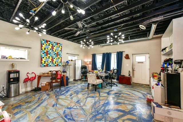 2421 Central Avenue, Indianapolis, IN 46205