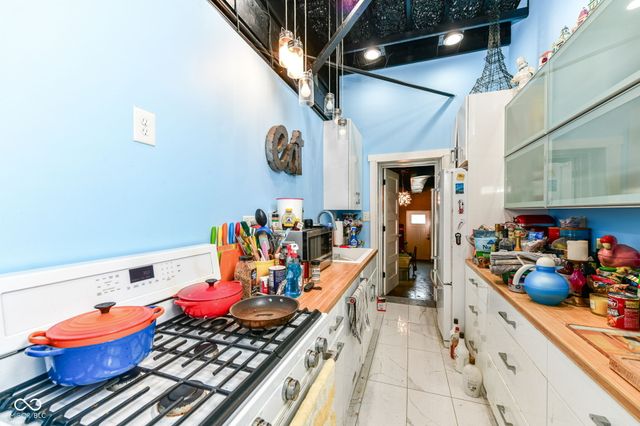 2421 Central Avenue, Indianapolis, IN 46205