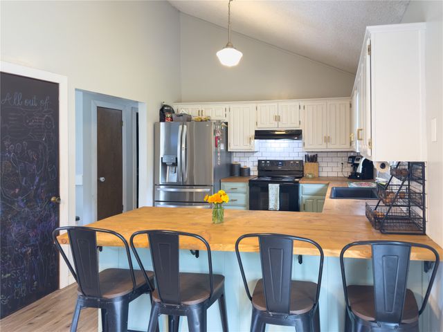 704 W Vicksburg Street, Broken Arrow, OK 74011
