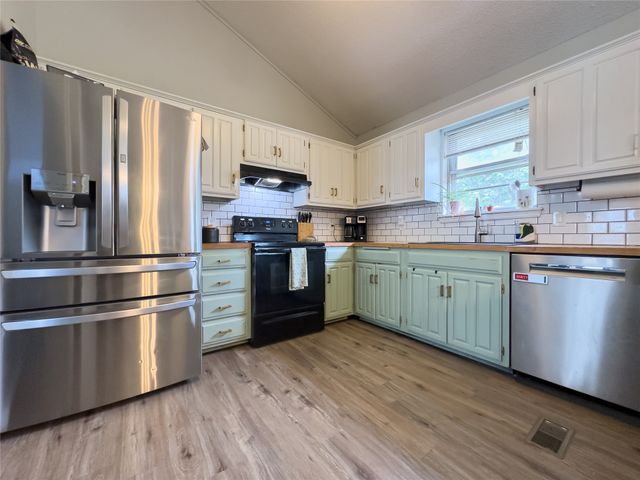 704 W Vicksburg Street, Broken Arrow, OK 74011