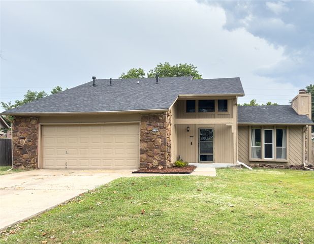 704 W Vicksburg Street, Broken Arrow, OK 74011