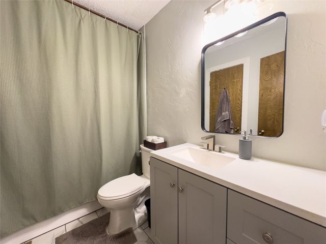 704 W Vicksburg Street, Broken Arrow, OK 74011