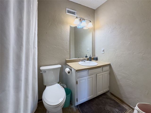 704 W Vicksburg Street, Broken Arrow, OK 74011