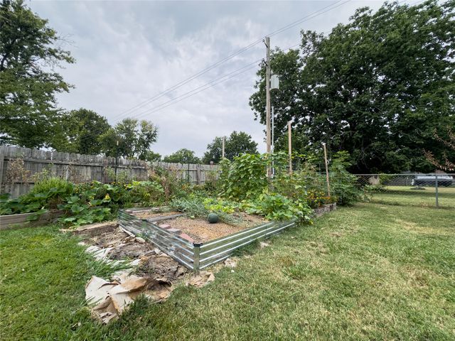704 W Vicksburg Street, Broken Arrow, OK 74011