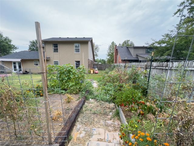 704 W Vicksburg Street, Broken Arrow, OK 74011