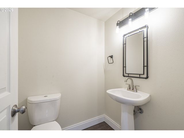 12312 Sw MEADER Way, Beaverton, OR 97008