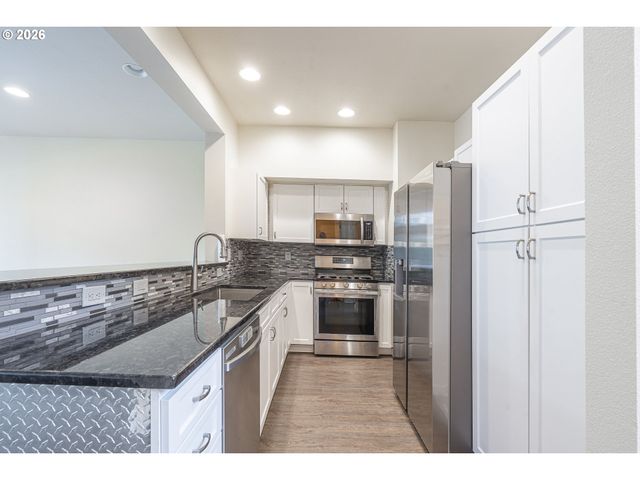 12312 Sw MEADER Way, Beaverton, OR 97008