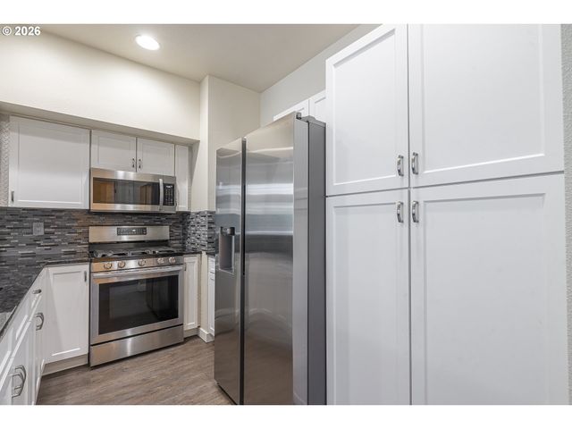 12312 Sw MEADER Way, Beaverton, OR 97008