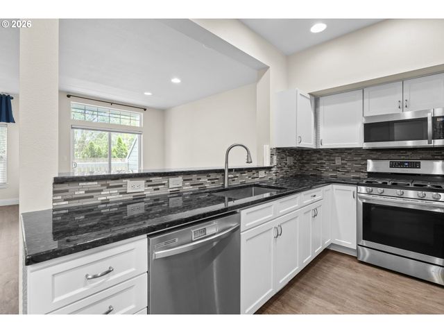 12312 Sw MEADER Way, Beaverton, OR 97008