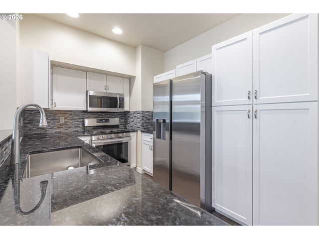 12312 Sw MEADER Way, Beaverton, OR 97008