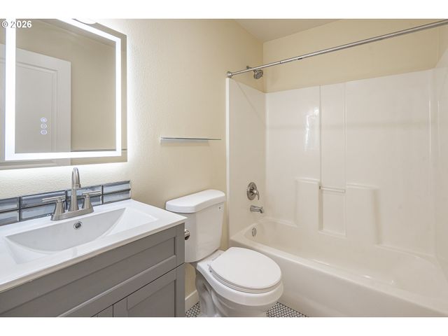 12312 Sw MEADER Way, Beaverton, OR 97008