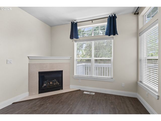 12312 Sw MEADER Way, Beaverton, OR 97008