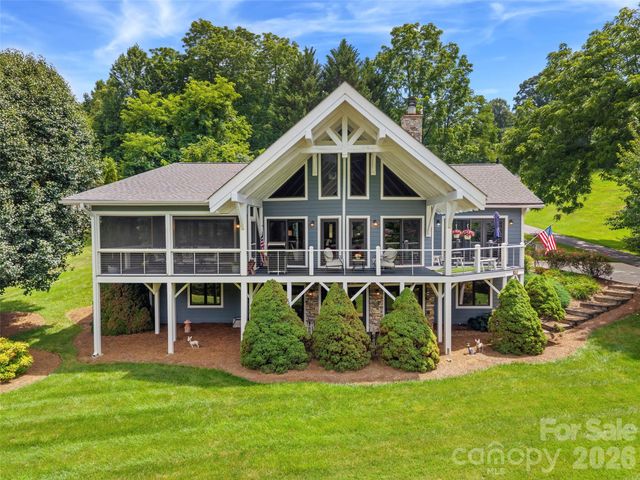 33 Banker Drive, Waynesville, NC 28786