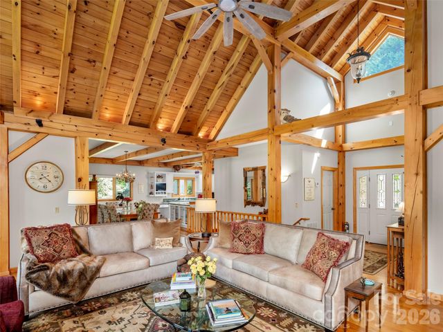 33 Banker Drive, Waynesville, NC 28786