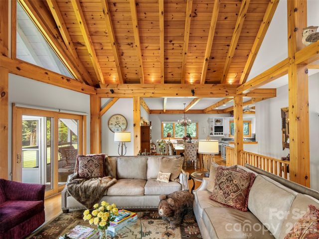 33 Banker Drive, Waynesville, NC 28786