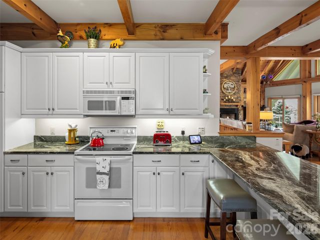 33 Banker Drive, Waynesville, NC 28786