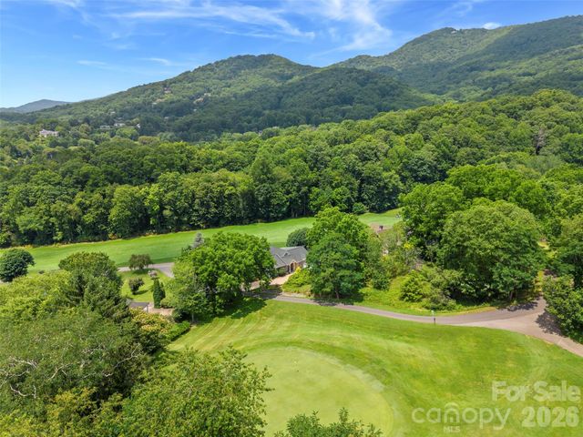 33 Banker Drive, Waynesville, NC 28786