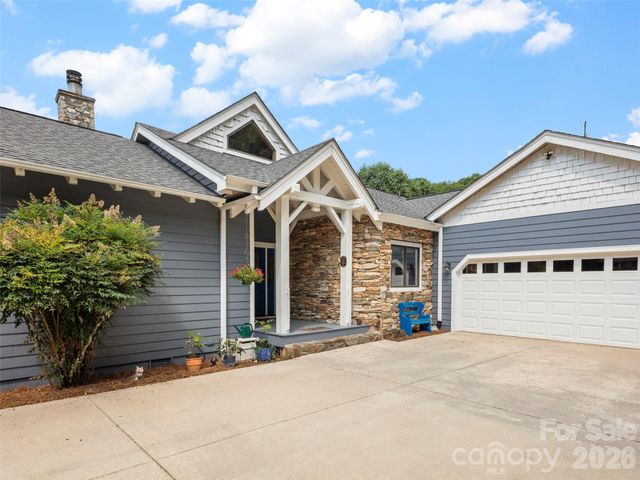 33 Banker Drive, Waynesville, NC 28786
