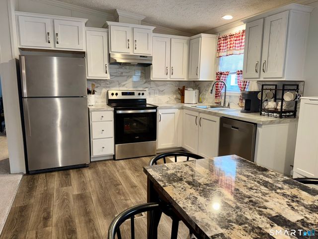 40 Matthews Street TRLR 30, Bristol, CT 06010