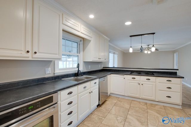 2107 Edinburgh Drive, Huntsville, AL 35803