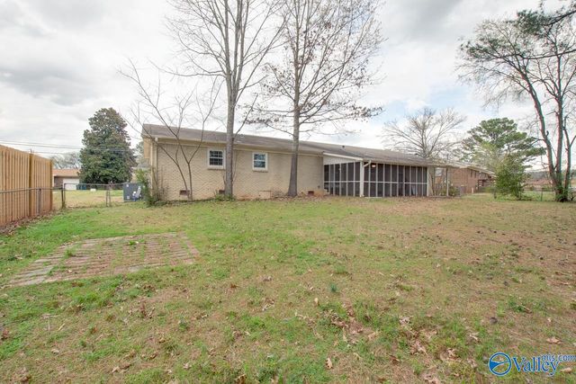 2107 Edinburgh Drive, Huntsville, AL 35803
