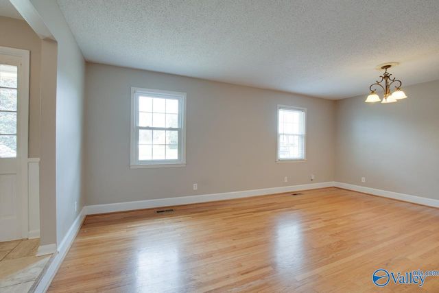 2107 Edinburgh Drive, Huntsville, AL 35803
