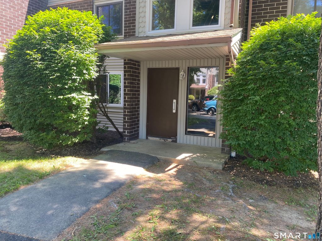 7 Padanaram Road J227, Danbury, CT 06811