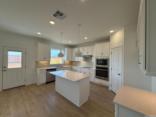 111 Peeps Ct., Adkins, TX 78101