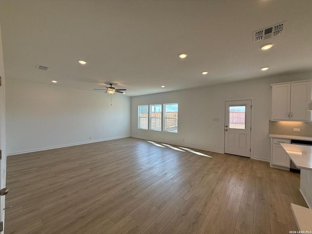 111 Peeps Ct., Adkins, TX 78101