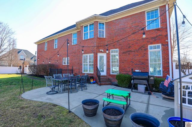 6601 Tuscan Rd, Paducah, KY 42001