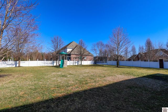 6601 Tuscan Rd, Paducah, KY 42001