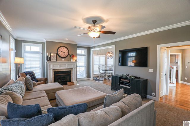 6601 Tuscan Rd, Paducah, KY 42001