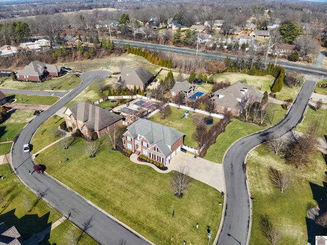 6601 Tuscan Rd, Paducah, KY 42001