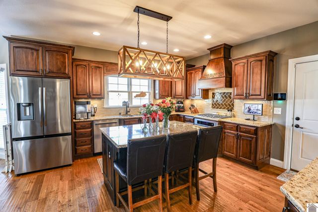 6601 Tuscan Rd, Paducah, KY 42001