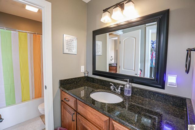 6601 Tuscan Rd, Paducah, KY 42001