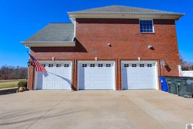 6601 Tuscan Rd, Paducah, KY 42001