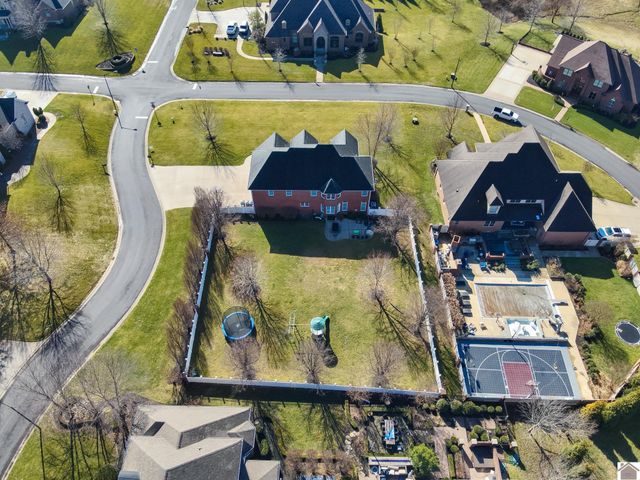 6601 Tuscan Rd, Paducah, KY 42001