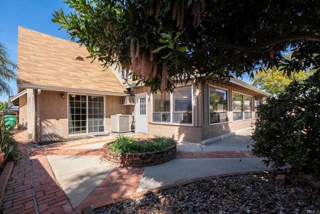 6261 CRYSTAL LAKE AVE, San Diego, CA 92119