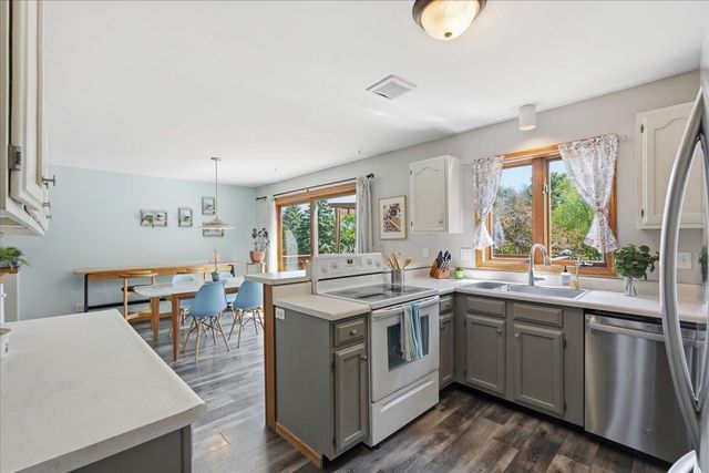 6002 Lynbrook Lane, Madison, WI 53719