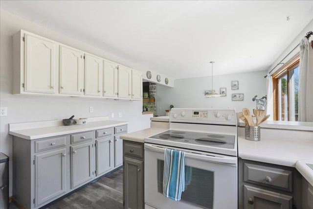 6002 Lynbrook Lane, Madison, WI 53719
