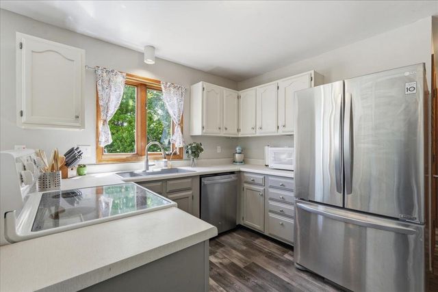 6002 Lynbrook Lane, Madison, WI 53719