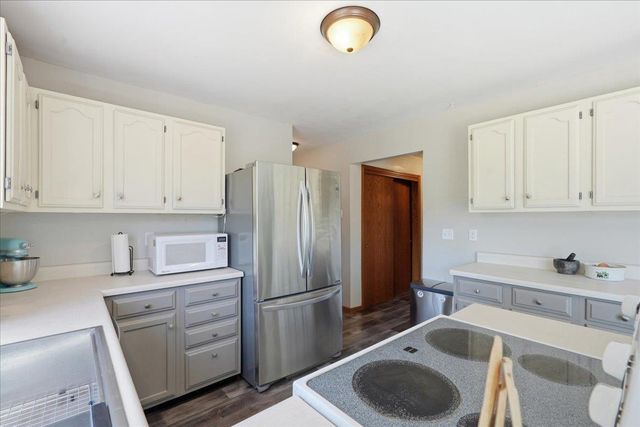 6002 Lynbrook Lane, Madison, WI 53719