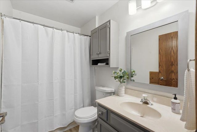 6002 Lynbrook Lane, Madison, WI 53719