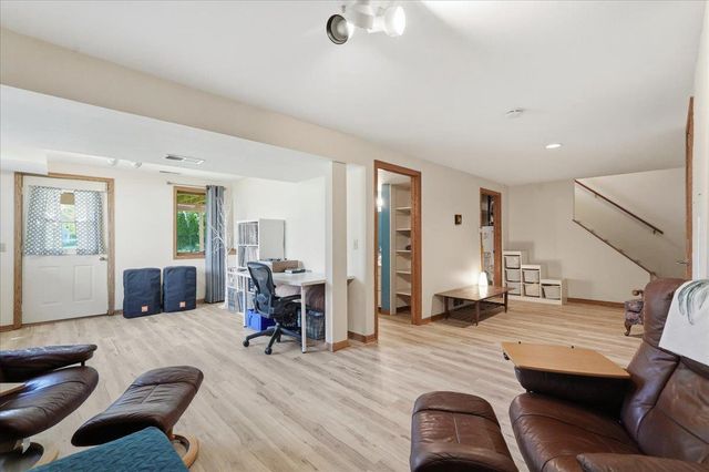 6002 Lynbrook Lane, Madison, WI 53719