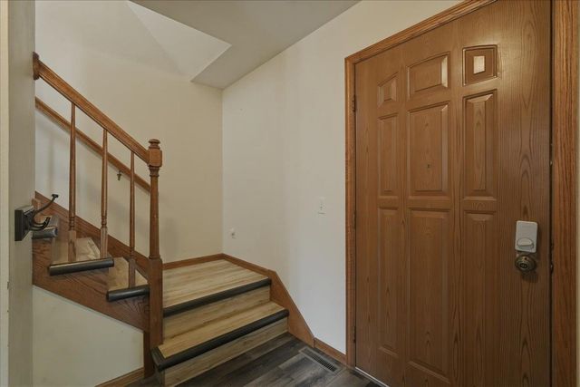 6002 Lynbrook Lane, Madison, WI 53719