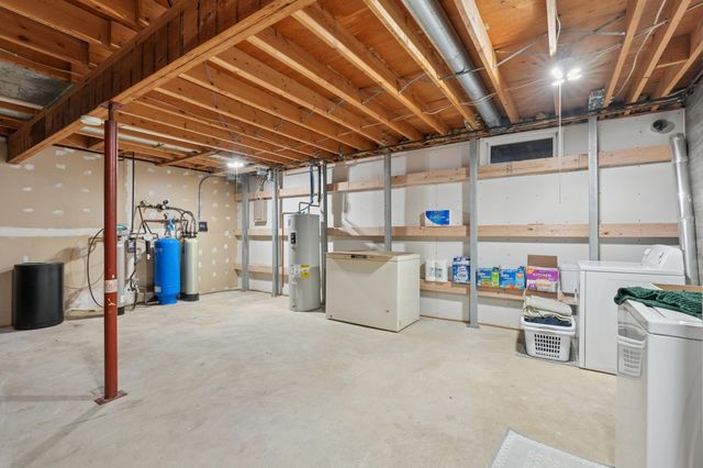 998 Tanney Lane, Hudson, WI 54016