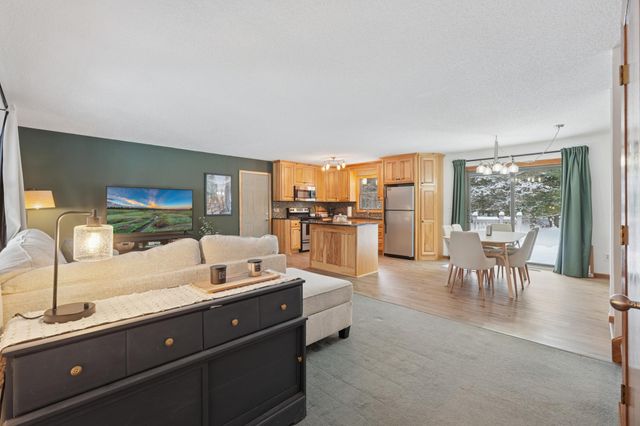 998 Tanney Lane, Hudson, WI 54016