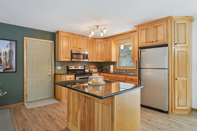 998 Tanney Lane, Hudson, WI 54016